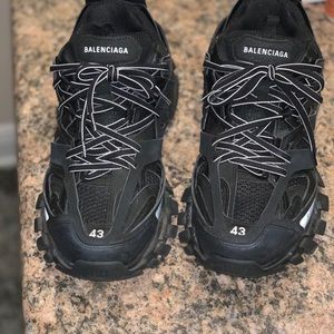 balenciaga track black